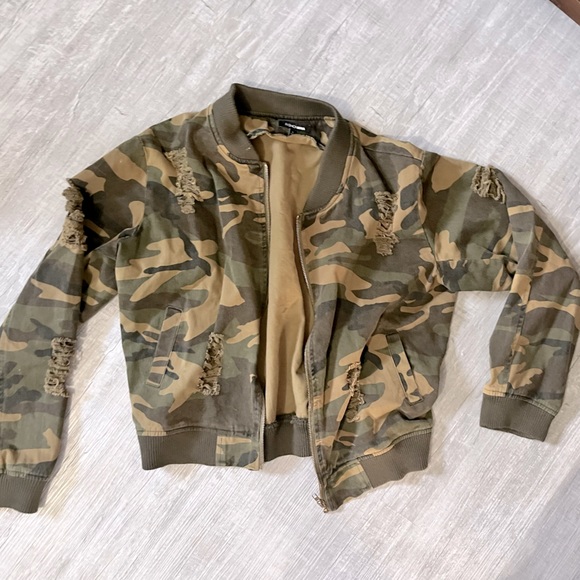 Distressed Camo Crop Jacket - Picture 1 of 6